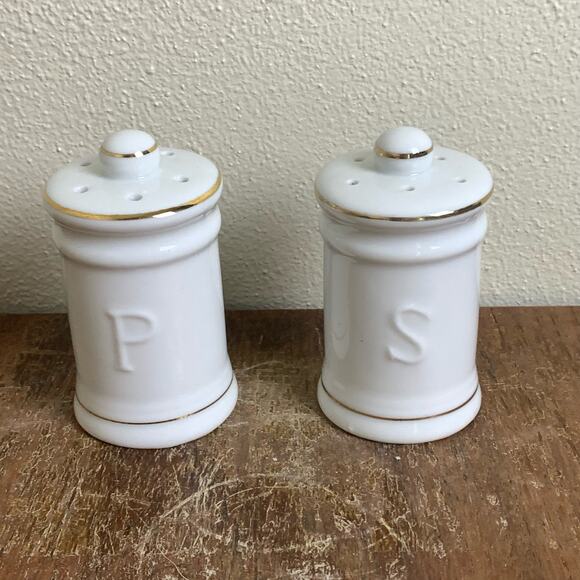 State of Illinois salt and pepper shakers Cardinal State Bird Violet Ceramic - Picture 4 of 6